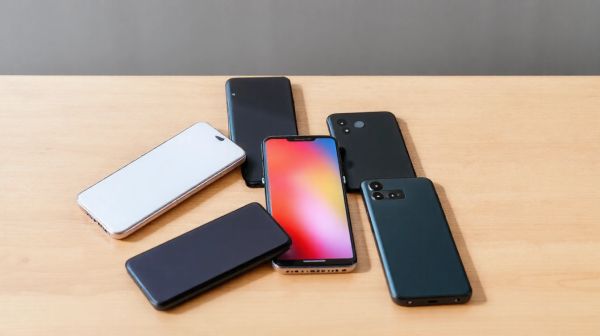 Top pièces smartphone à acheter : écrans, batteries, connecteurs